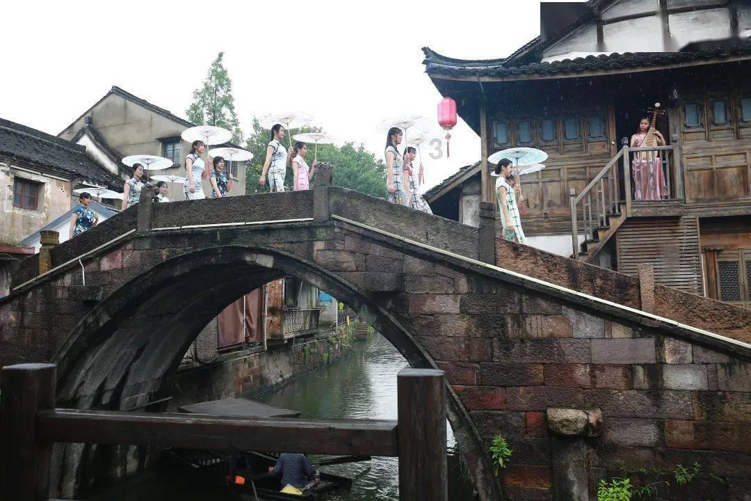 探索我要毕业了,送别人一个徽章,给他写什么寄语?